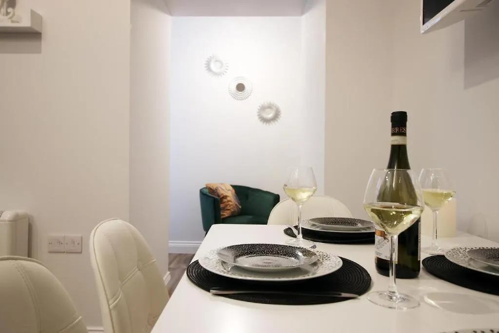 Chapel Apartment 3 By Mgroupsa Swansea 0*,  Egyesült Királyság